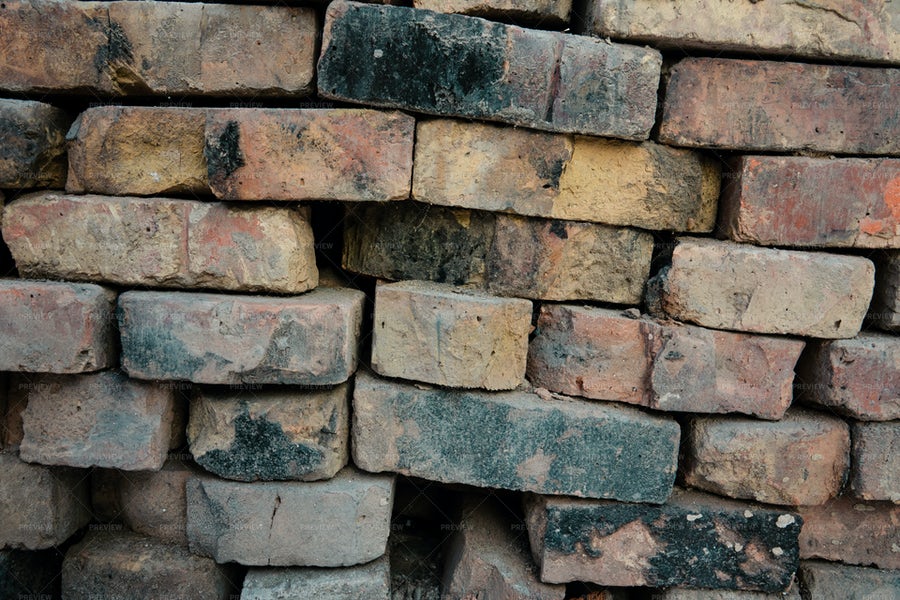 تصویر بافت آجر‌های قدیمی و رنگی